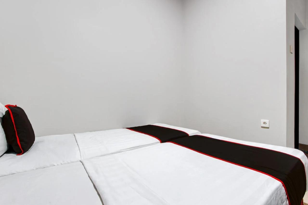 OYO 95130 Poerto Lemon Guest House photo