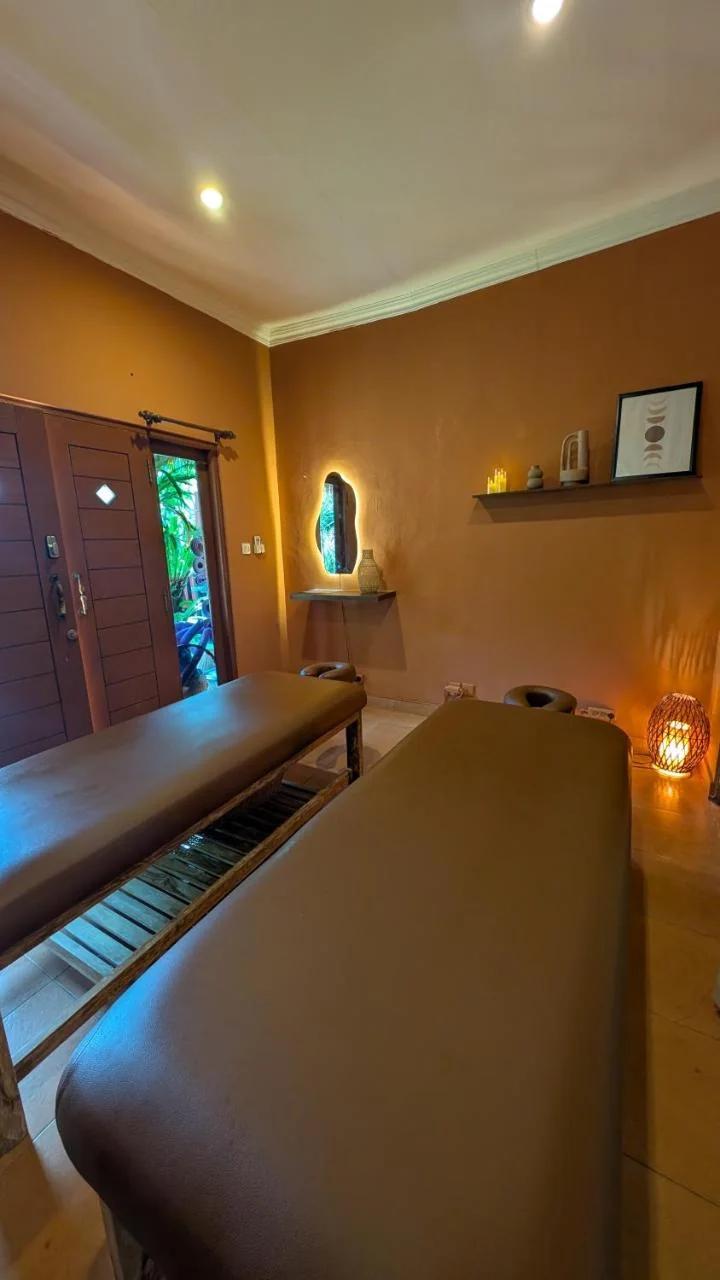 Spacious 6BR in Pererenan - Ice Bath & IR Sauna - 5min to the Beach photo