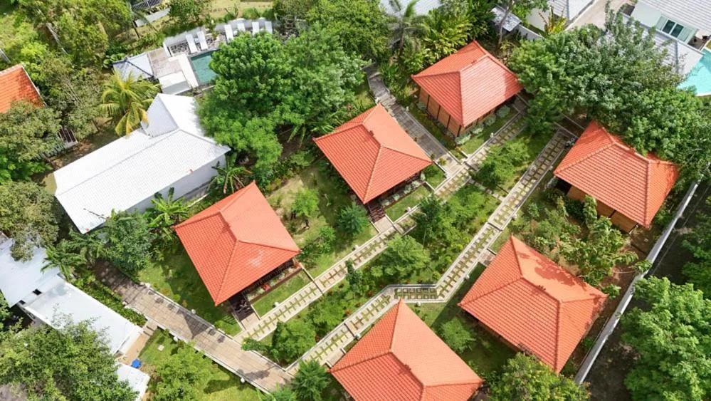 Sun and Moon Bungalow Village foto