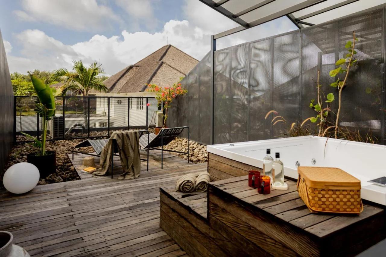 The Lima Ocean Suites Pererenan photo