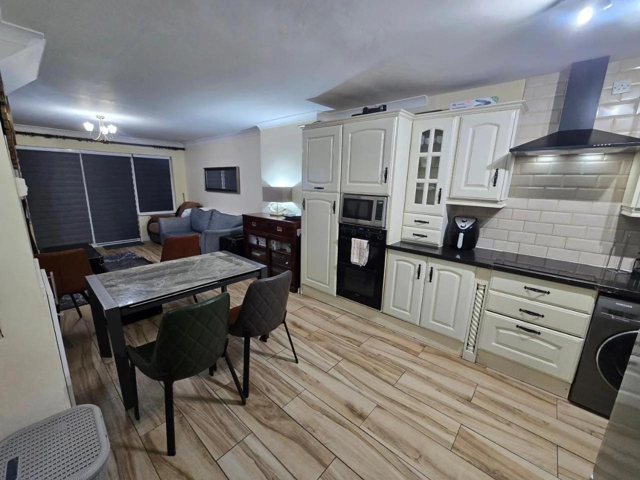 Gracian OMB Ongar 3 Bed