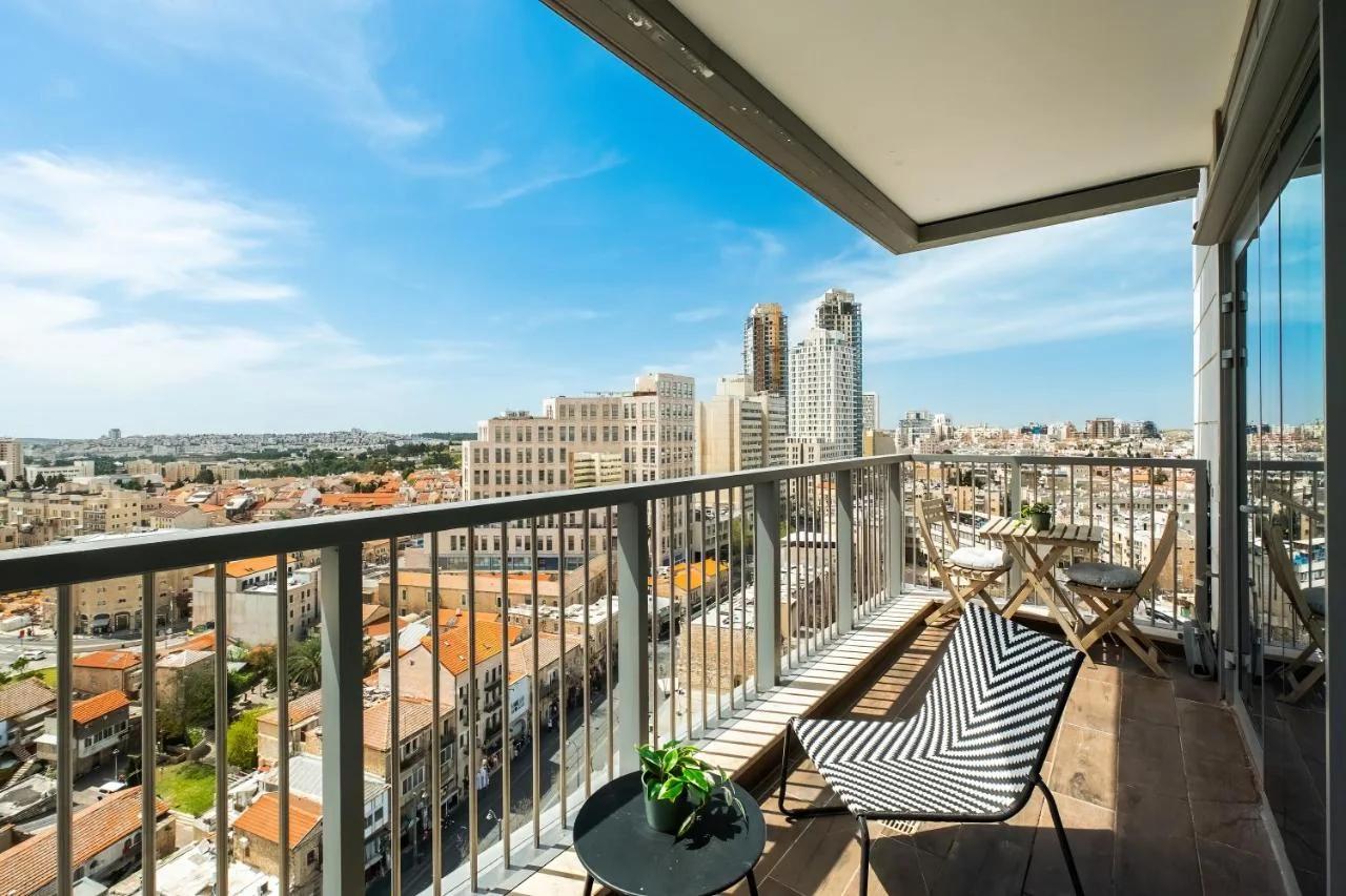 MR savyon view 2BR with balcony with mamad