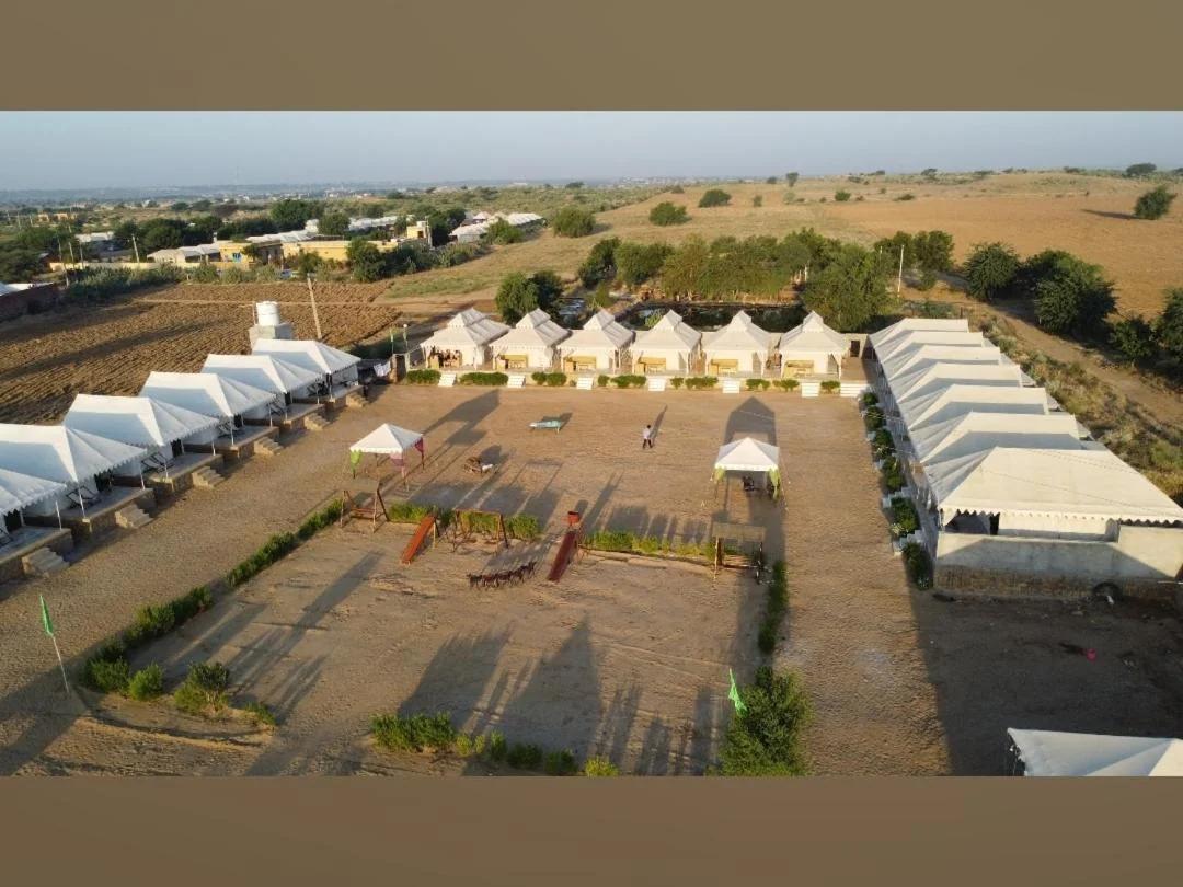 Gj02 desert resort foto
