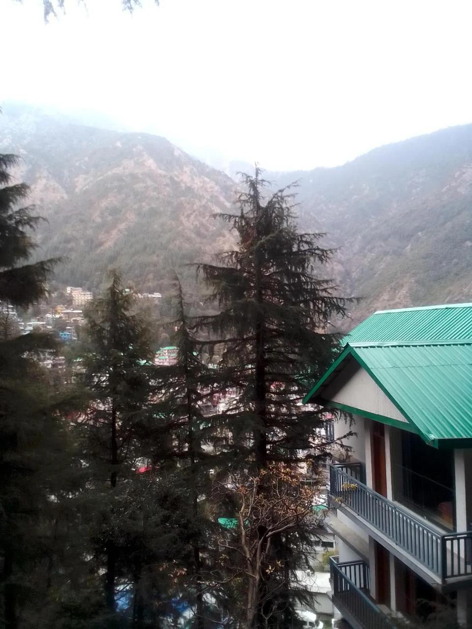 HIMALAYAN Triund Trekking and Snowline Trekking, Waterfalls View Hostel photo