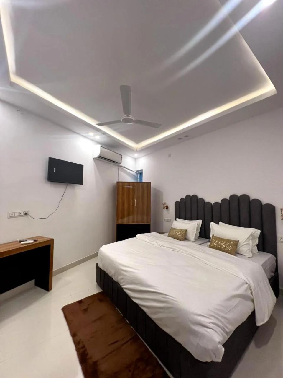 Hotel Dream Inn Khajuraho photo