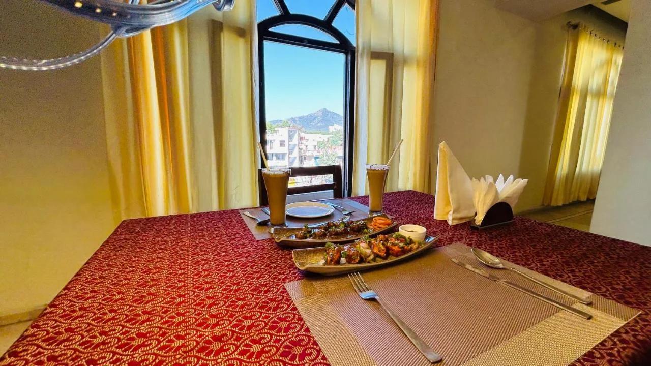 Hotel Nomadic foto