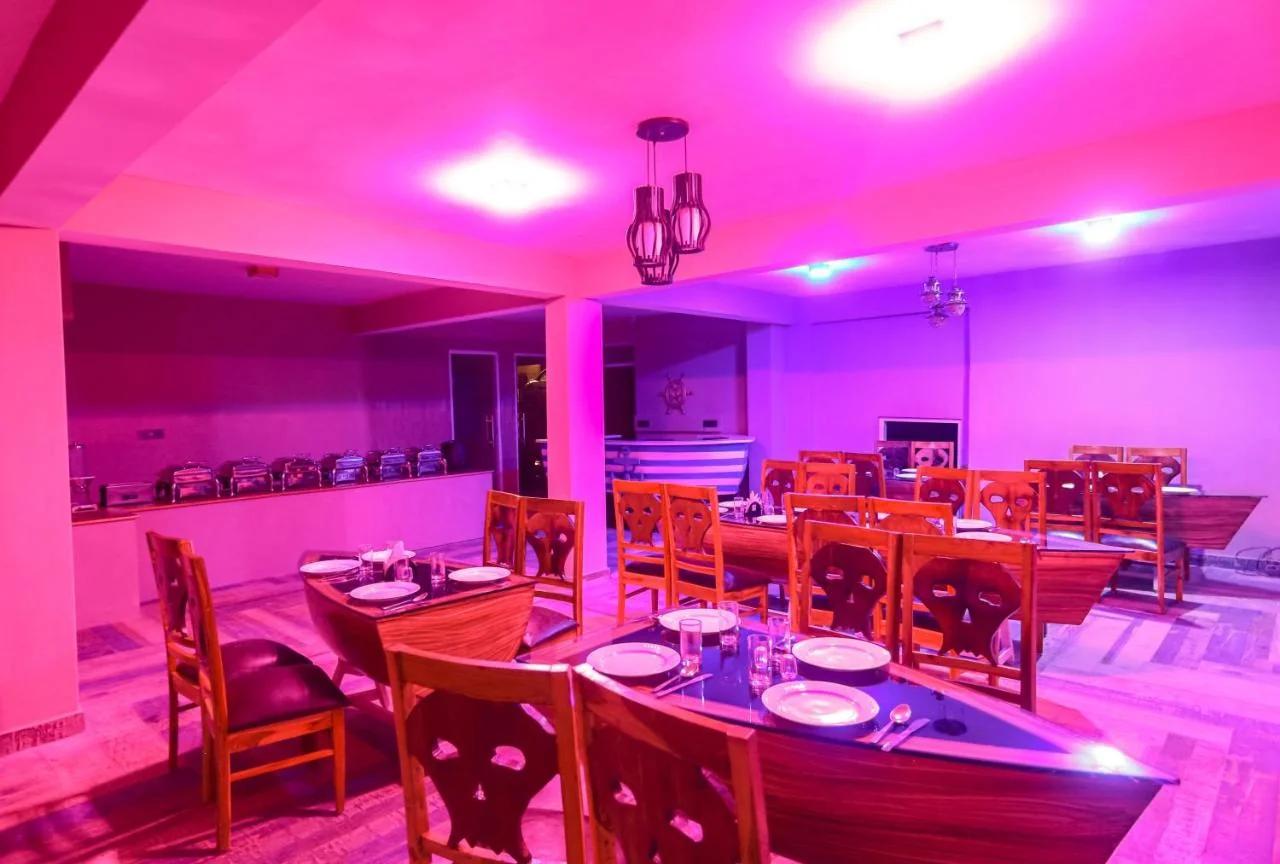 Hotel Old Smugglers with Balcony mountain view AC Hot and Cold Near to Hadimba Temple photo
