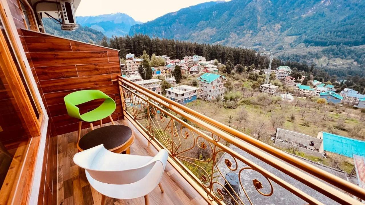 Hotel Old Smugglers with Balcony mountain view AC Hot and Cold Near to Hadimba Temple photo