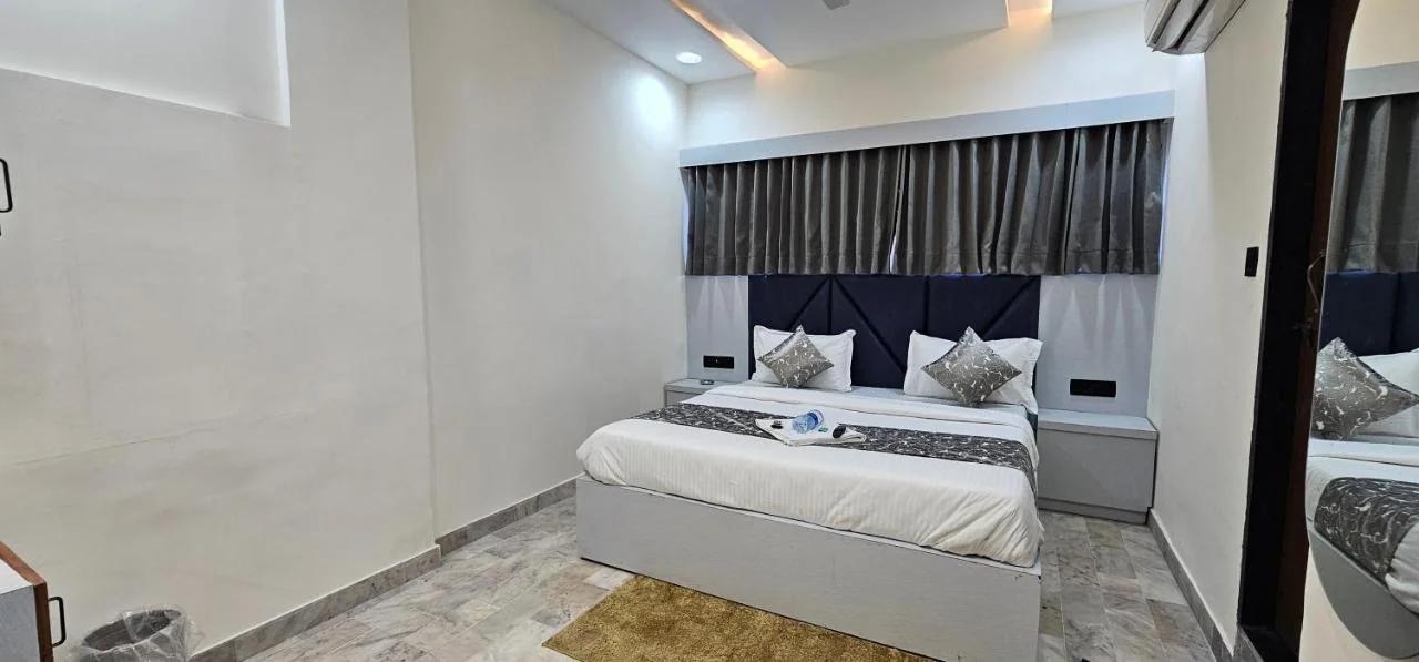 Hotel Ram Villa photo