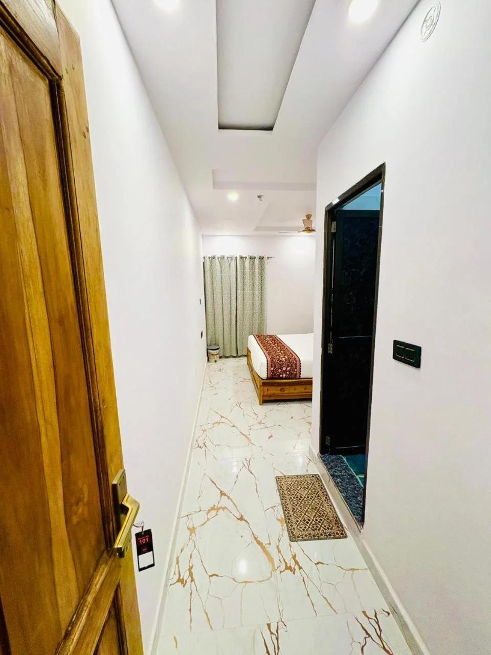 Hotel Shiva Darshanam photo