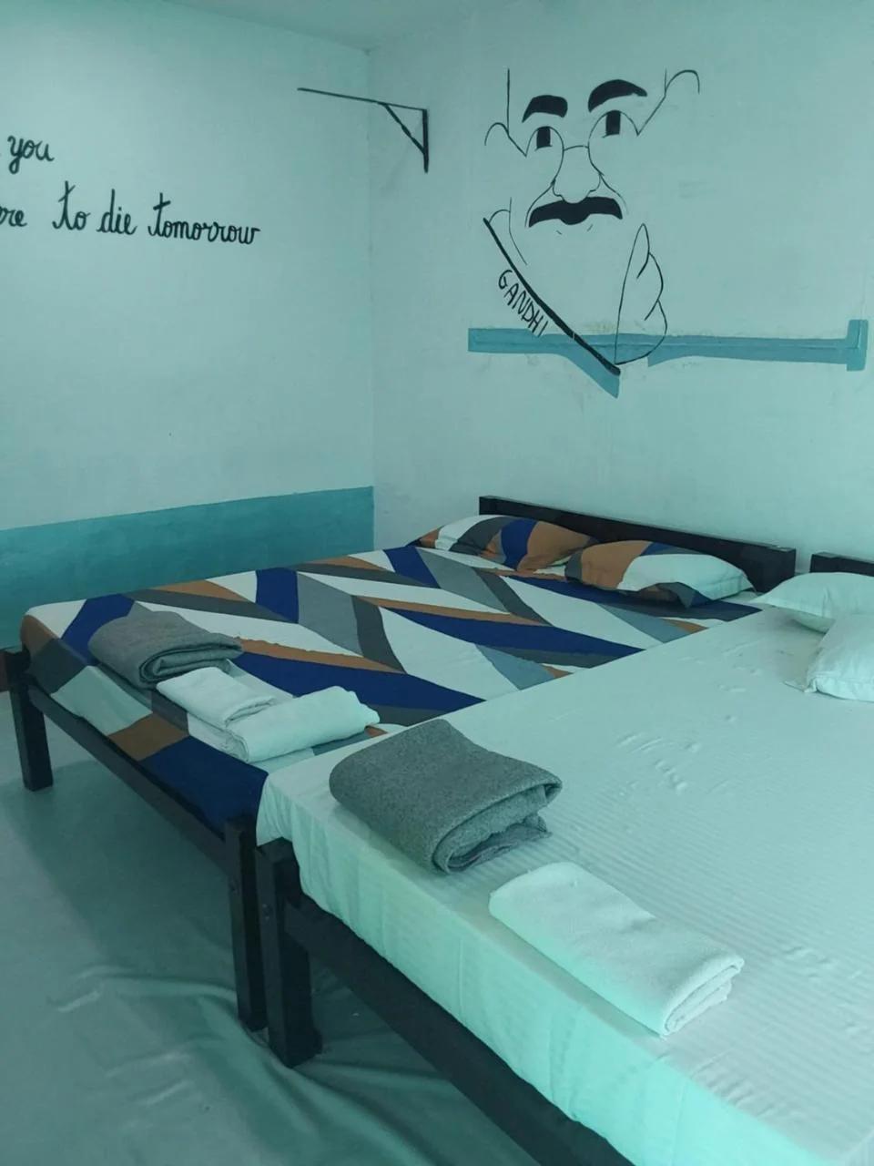 Johnson's Homestay With Pool & Ecohouseboat Near Town Beach photo