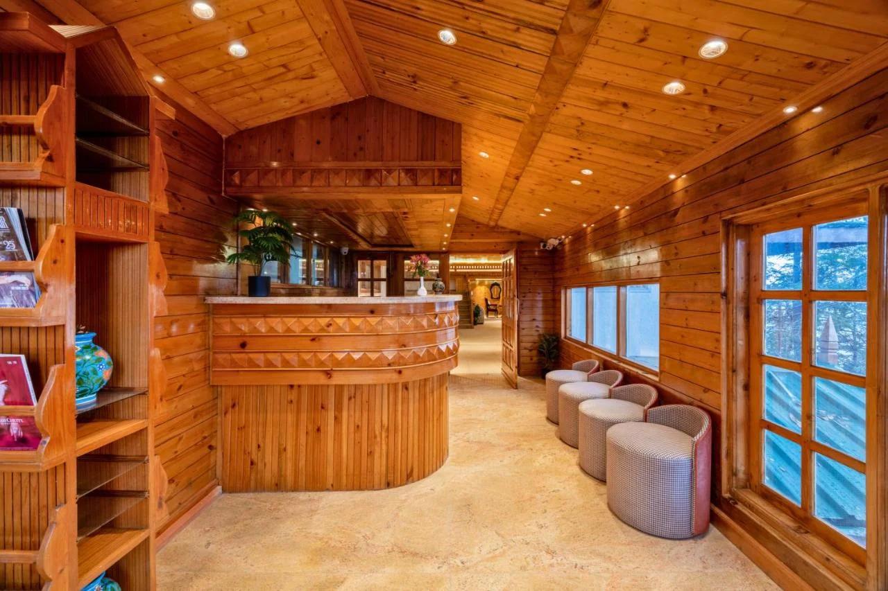 juSTa Darkwood Lodge & Spa 10 mins from Mall Road photo