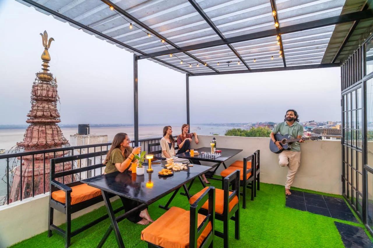 Madpackers Varanasi photo