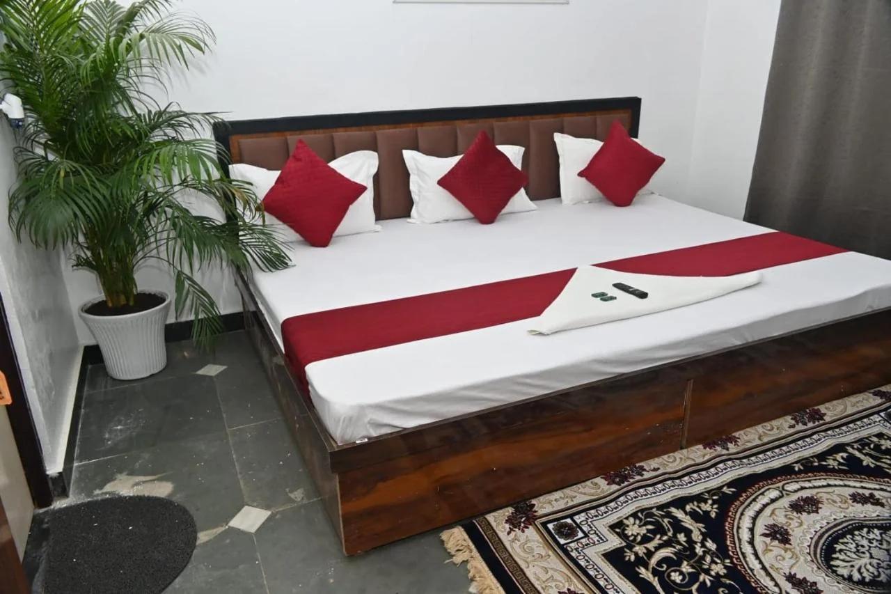 pitambara studio apartment with kitchen photo