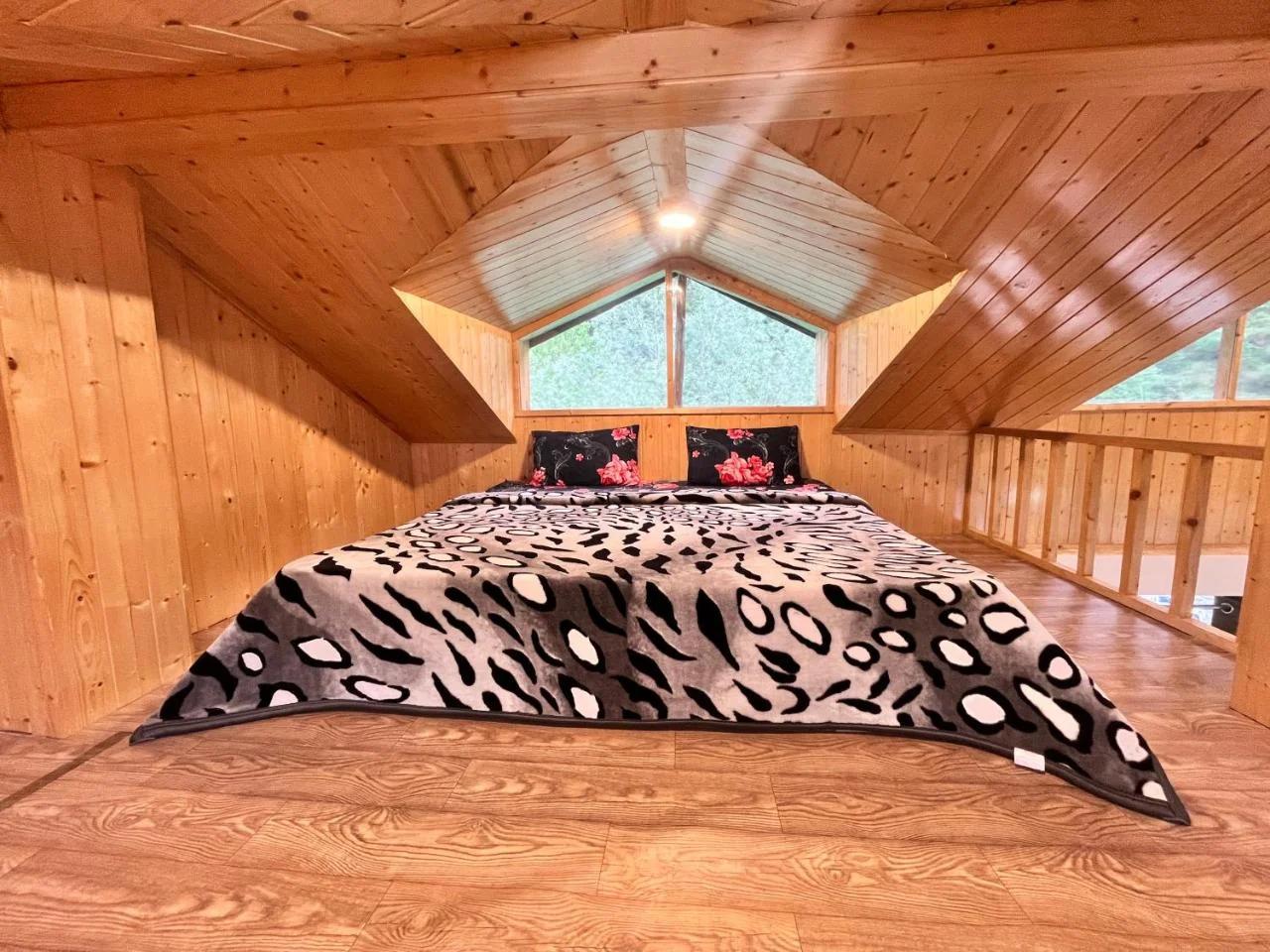 Riverview 360 Boutique Hotel & Cafe Old Manali photo