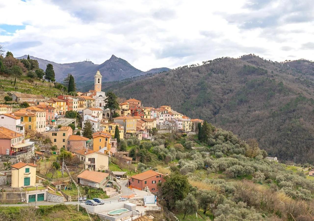 Appartamento tra le Cinque Terre, Camogli e Portofino con scorcio mare all'orizzonte foto