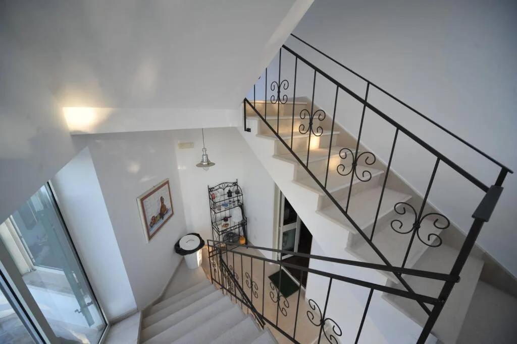 CASA NEL VERDE CON GIARDINO E PISCINA PRIVATA foto