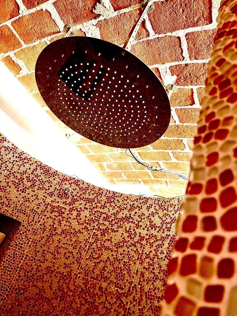Dormi nella SPA privata con letto ad acqua, sauna, doccia emozionale e kneipp foto