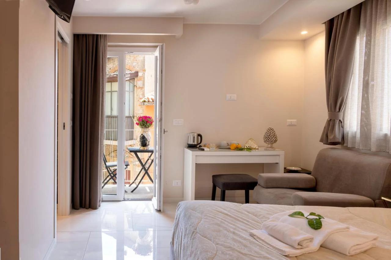 EPONIMI ROOMs photo