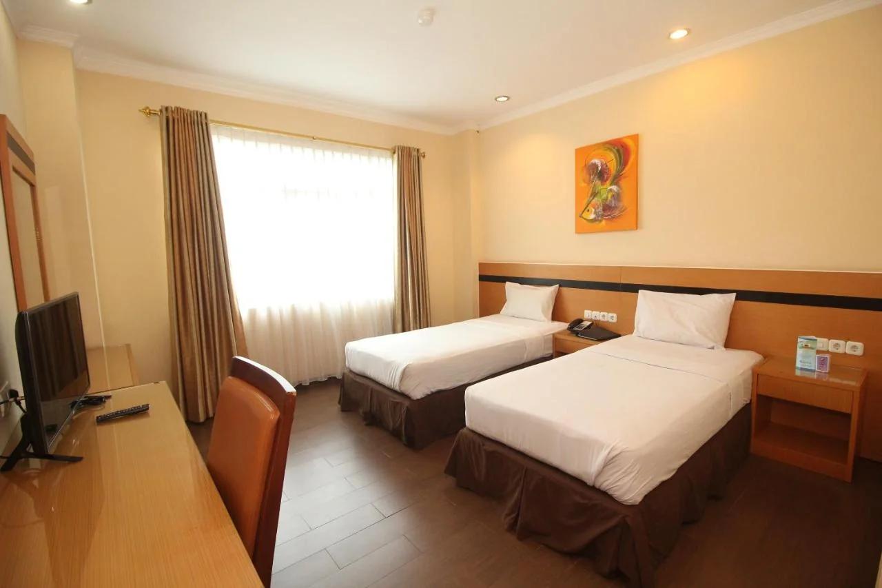 Hotel Astoria Lampung photo
