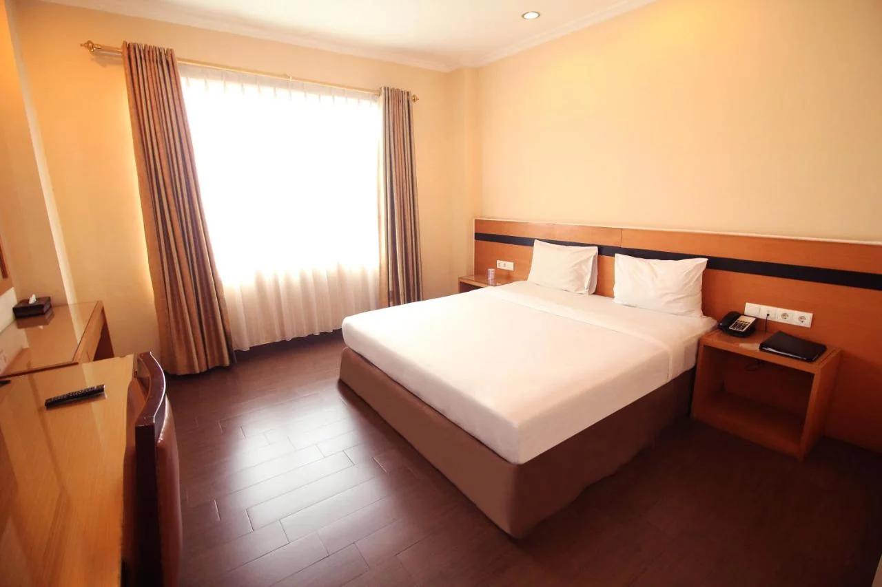 Hotel Astoria Lampung photo