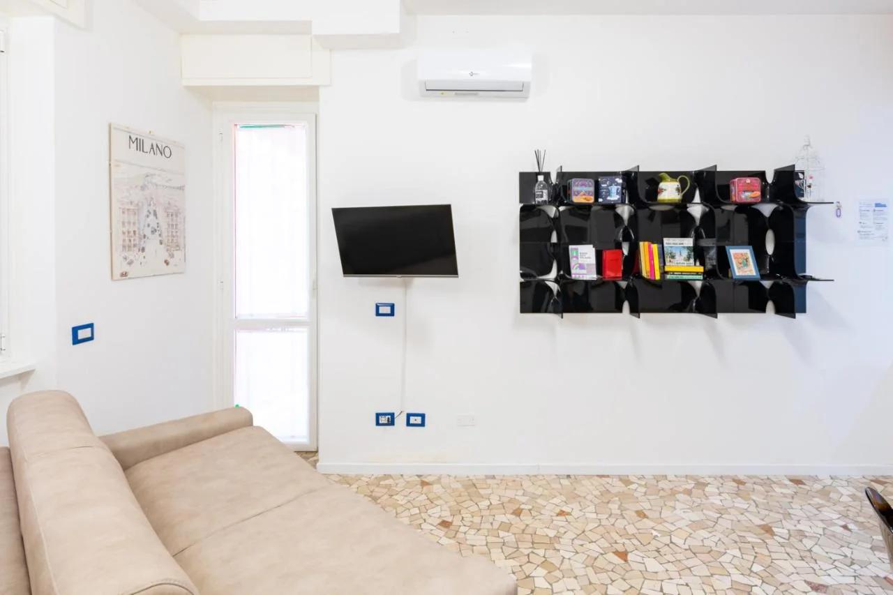 Metro M3 - 10 min Duomo - Cozy Apt W Balcony and AC