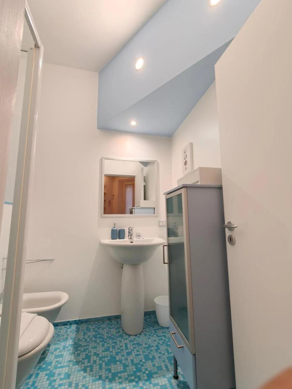 Milano Center Apartment in Shopping and living Area with AC, Wifi, steps from M1 and Airport and Fiera Milano link photo