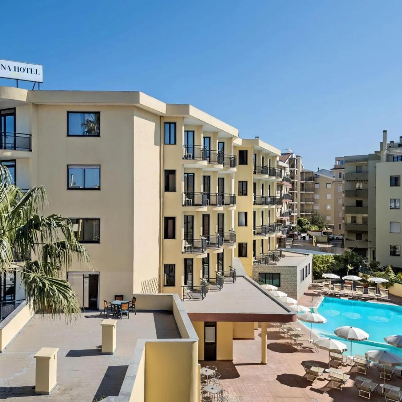 Rina Hotel foto