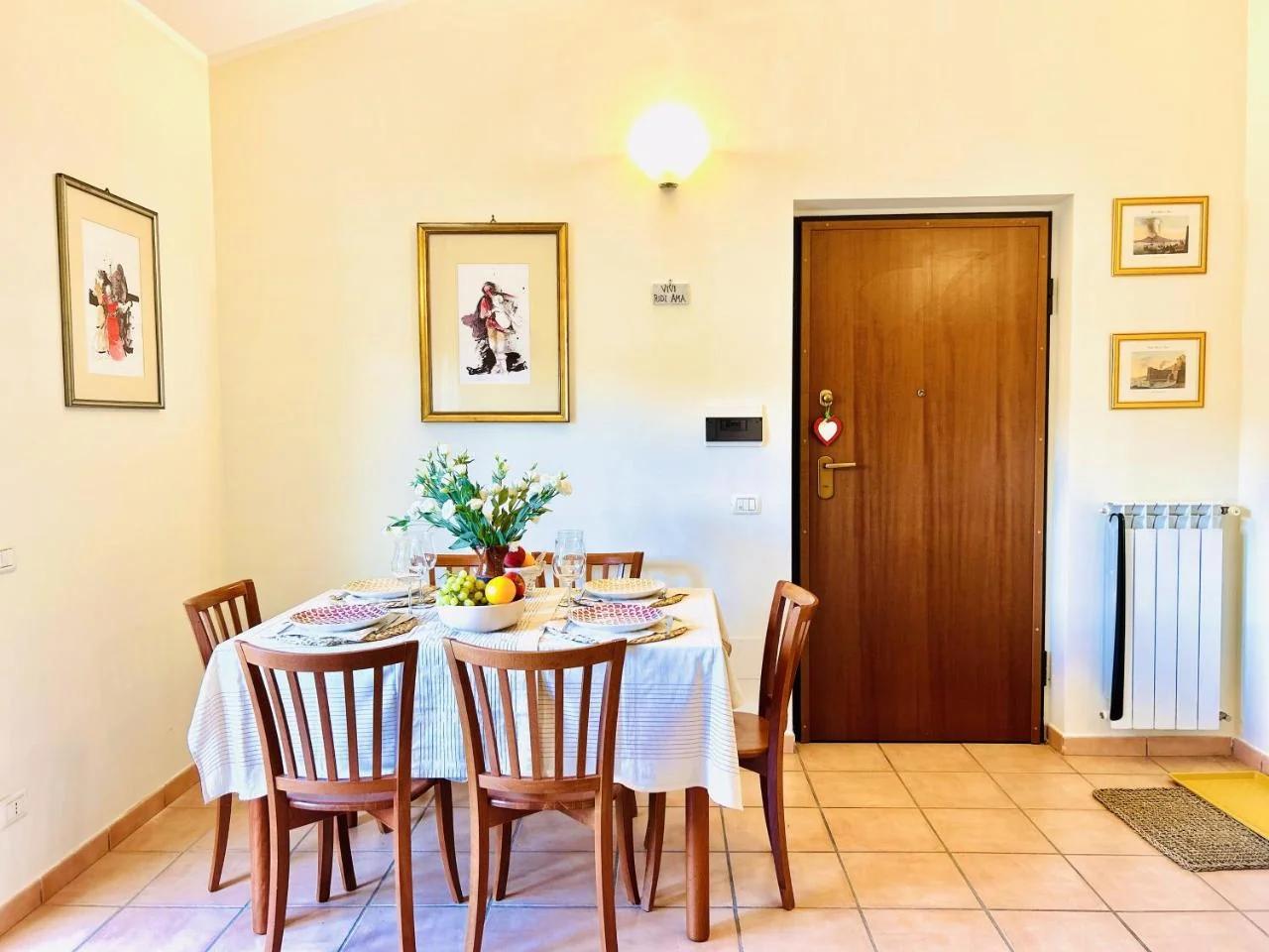 Spazioso appartamento a Fiuggi con 2 camere, 2 balconi e vista montagna foto