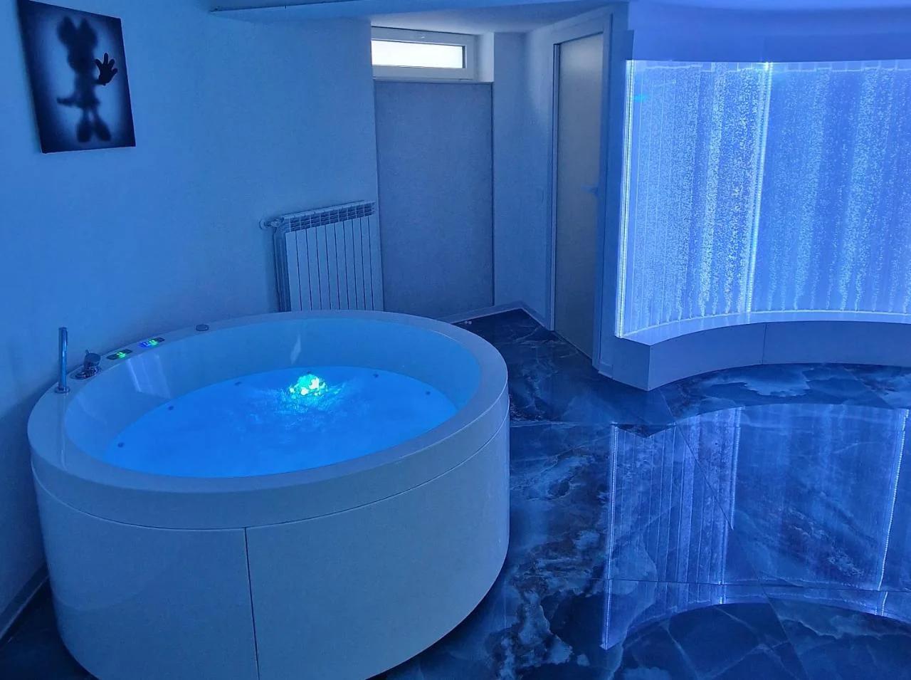 The Igloo Milano -Luxury Eclectic Suite - Jacuzzi - MilanoFlats