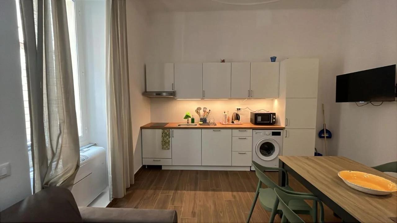 Via Del Teatro Station Apartment photo