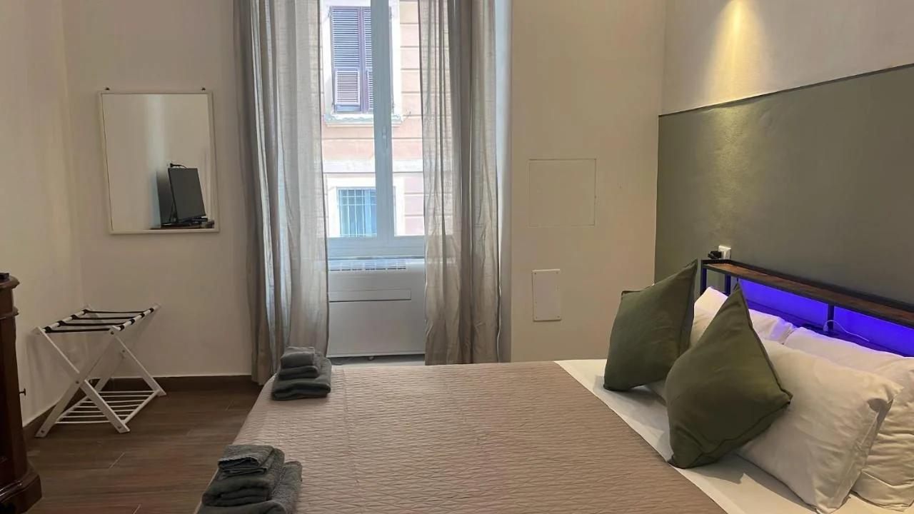 Via Del Teatro Station Apartment photo