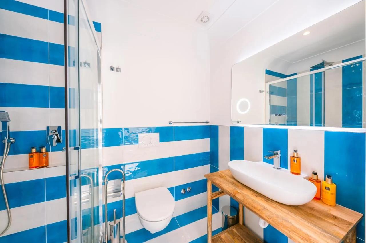 Villa Mary Suites photo