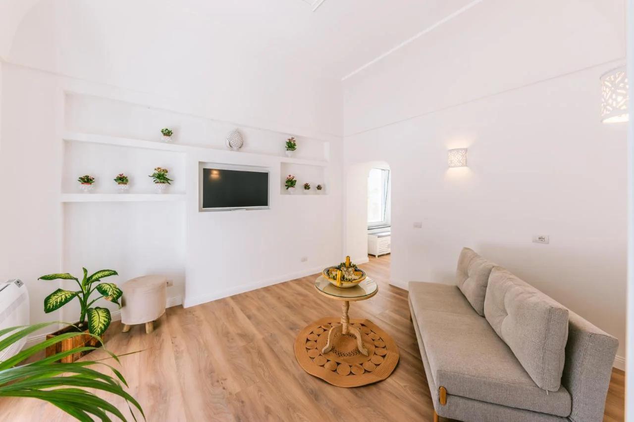 Villa Mary Suites photo