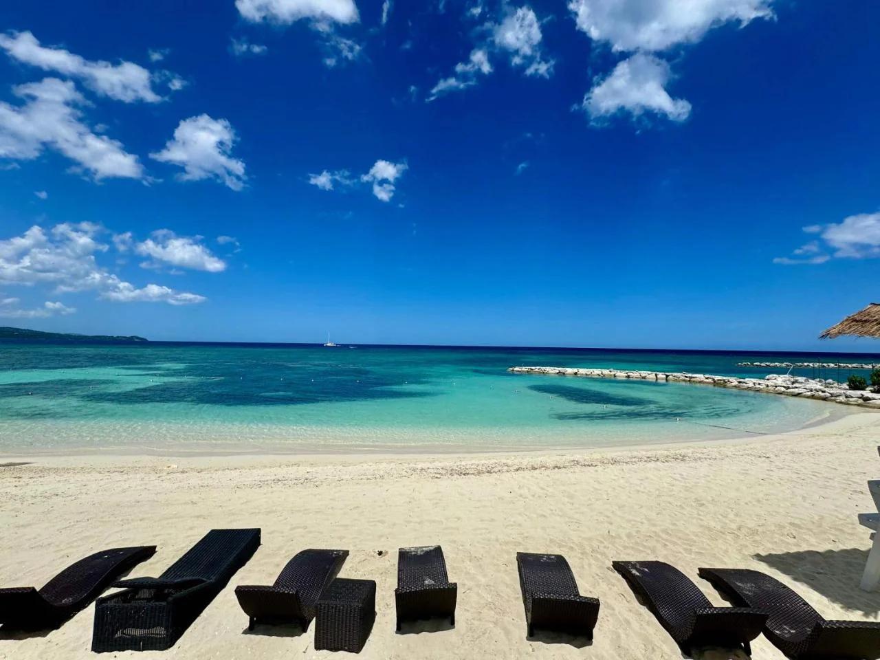 Hospitality Expert SWF104 Pool Beach Chef photo