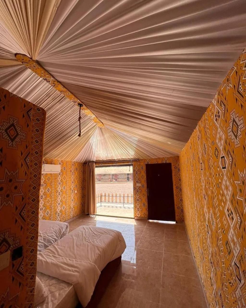 Rolx wadi rum photo