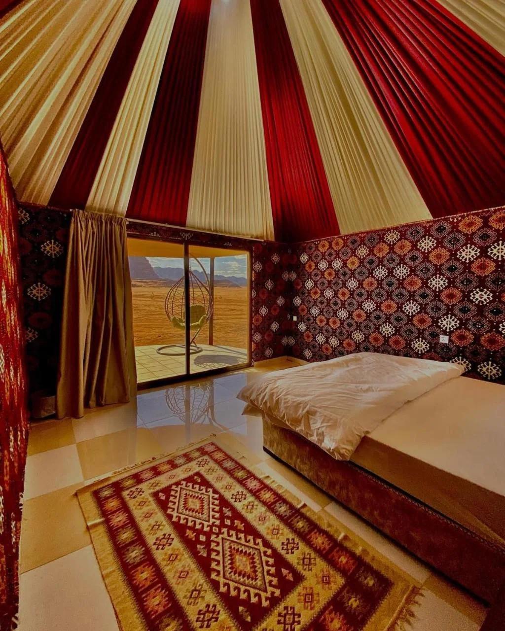 Rolx wadi rum photo