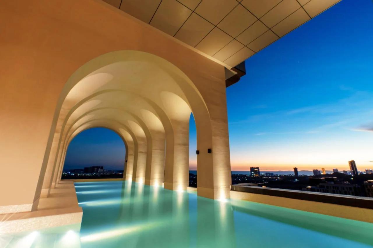 Arjuna Solitaire Hotel