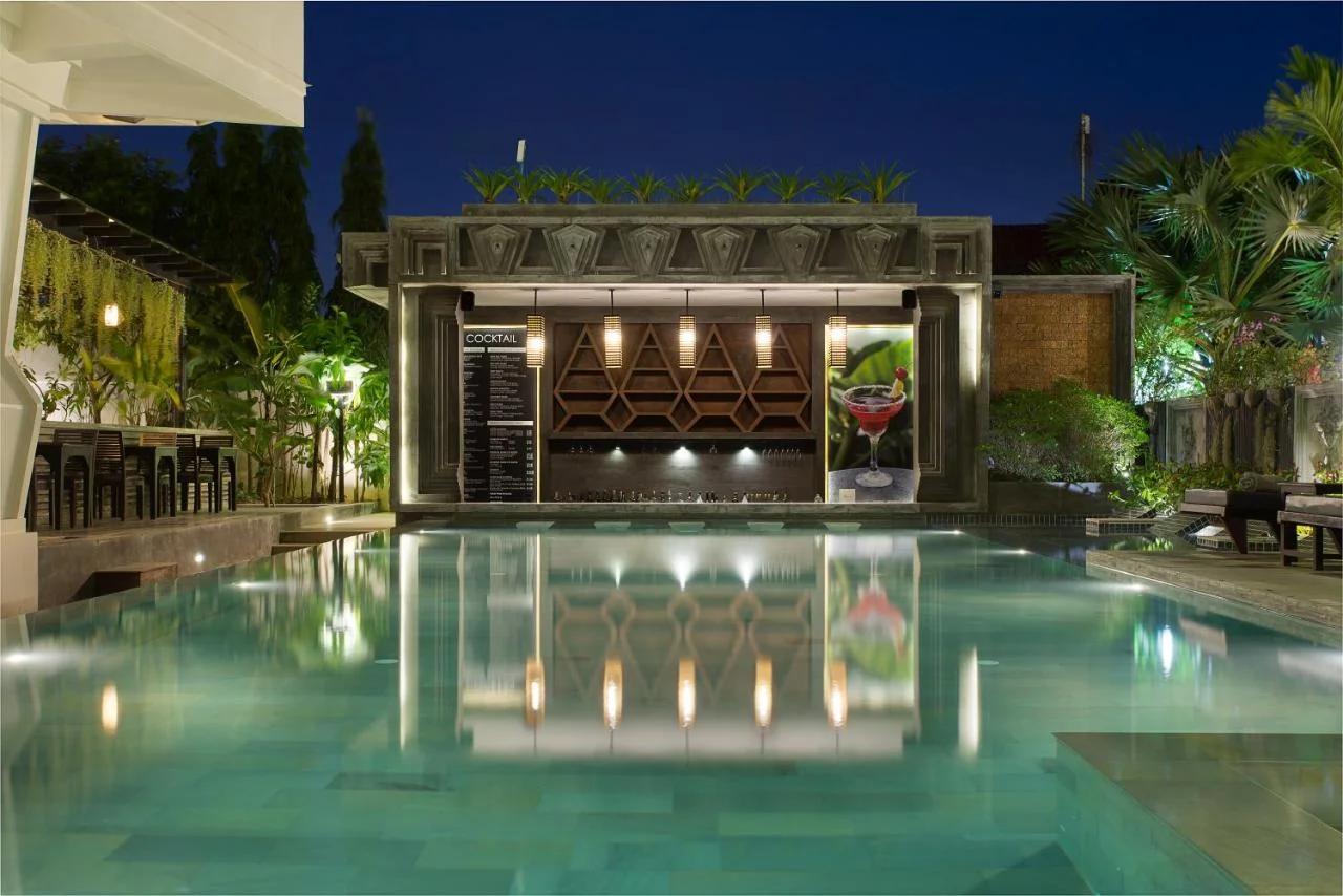 Central Suite Residence photo