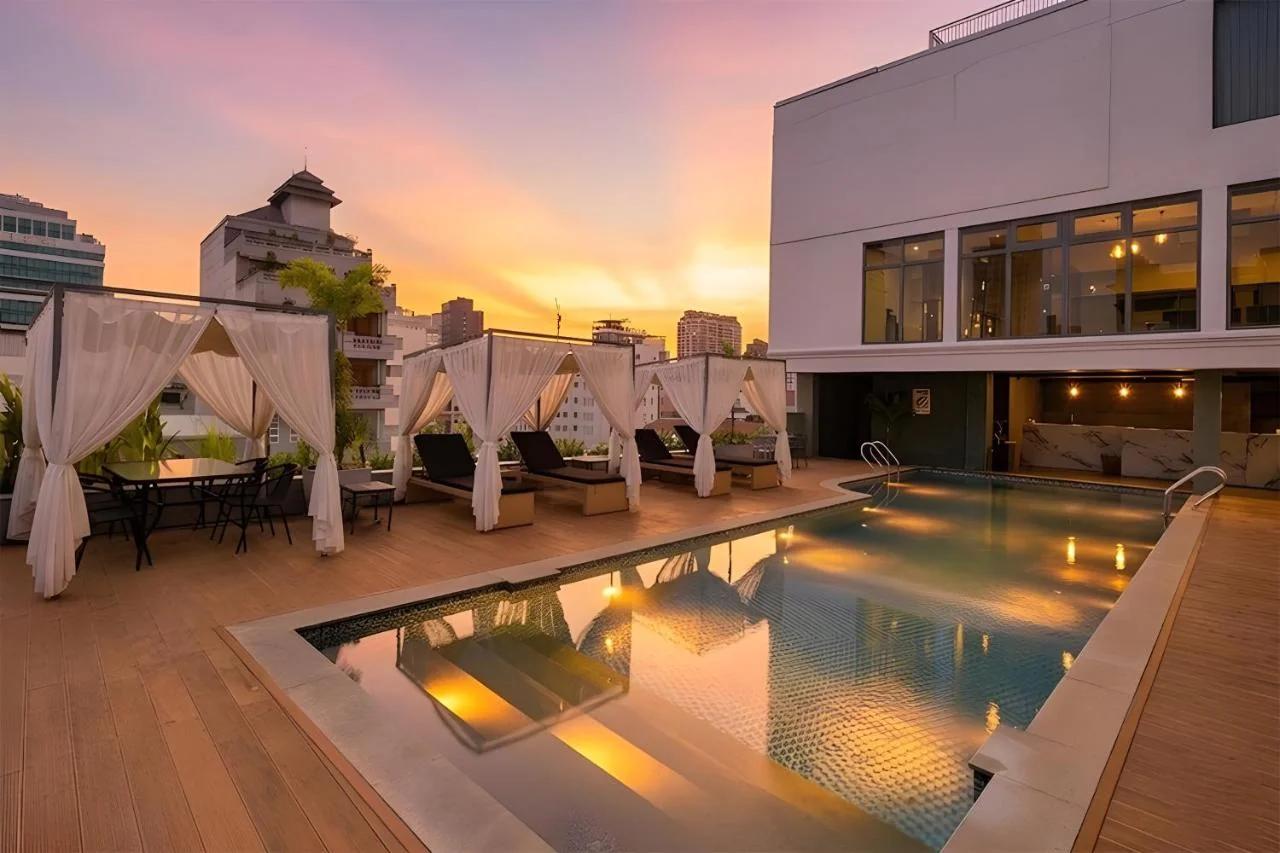 Clover Hotel Phnom Penh photo