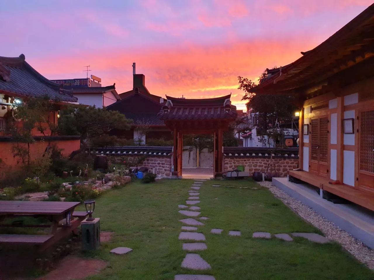 Hanok Hyeyum foto