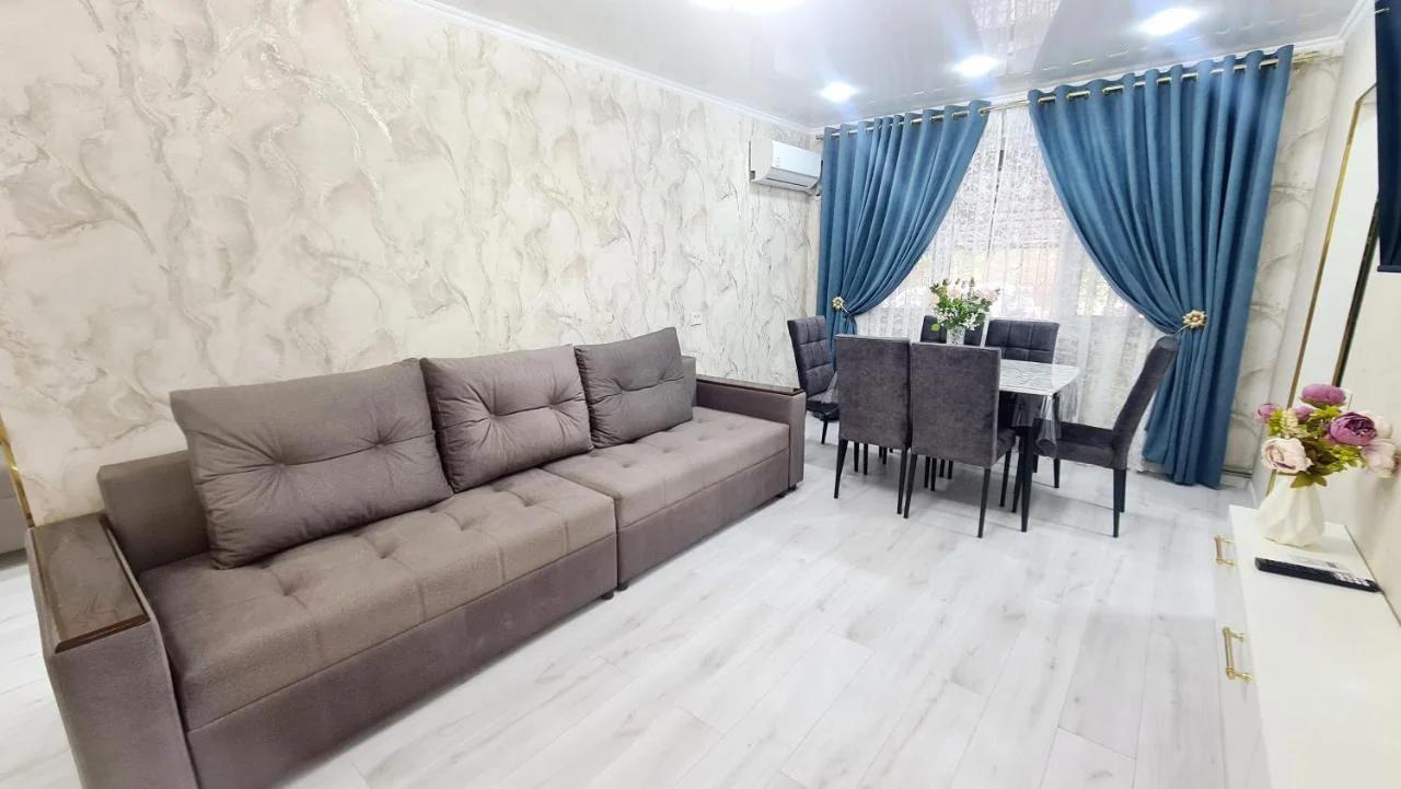 3х-ком Люкс Айбергенова 1Б в центре Шымкента - 1й этаж photo