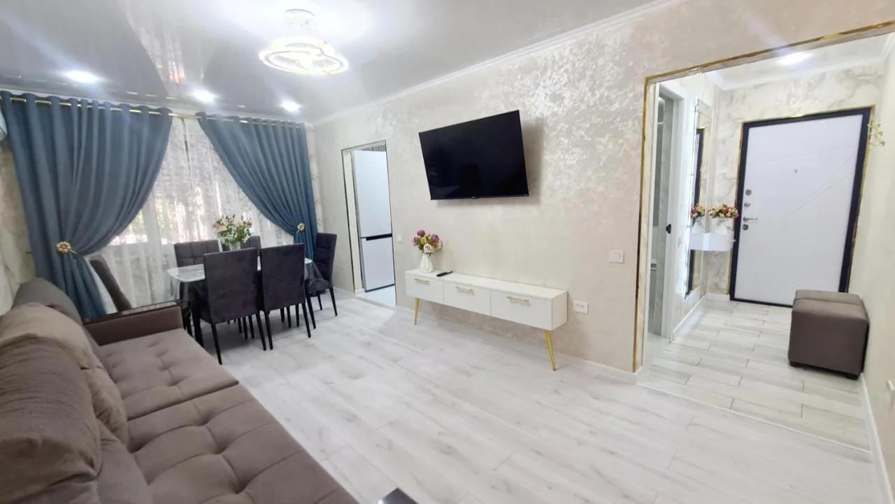 3х-ком Люкс Айбергенова 1Б в центре Шымкента - 1й этаж photo