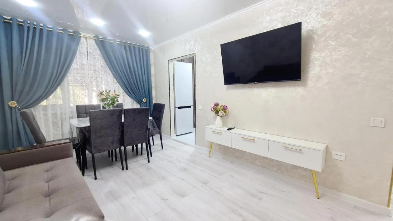 3х-ком Люкс Айбергенова 1Б в центре Шымкента - 1й этаж photo