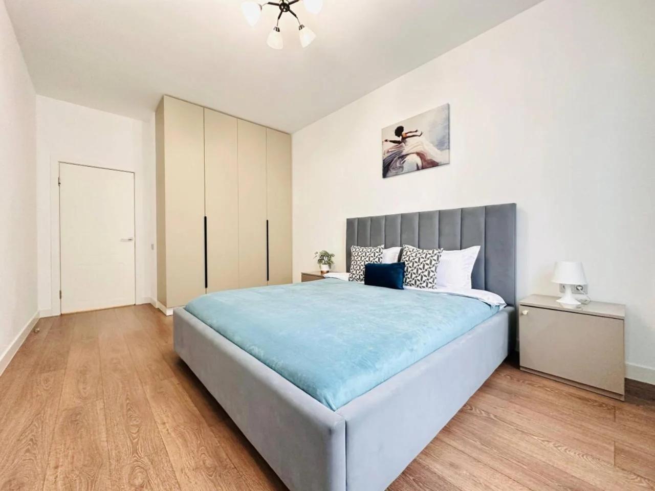 Modern Euro 3 Apartment near Mega Center for 8 Guests photo