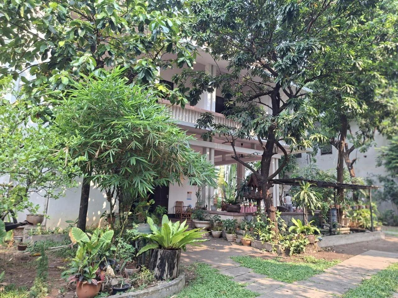 LANI'S HOUSE by the pond