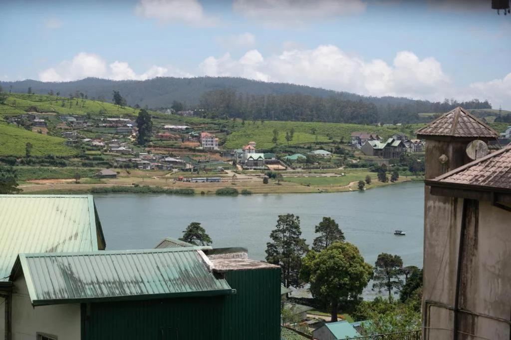 Grand Trillium Villa Lake View & Garden Retreat Family Friendly Stay, a modern and peaceful escape in the beautiful surroundings of Nuwara Eliya photo