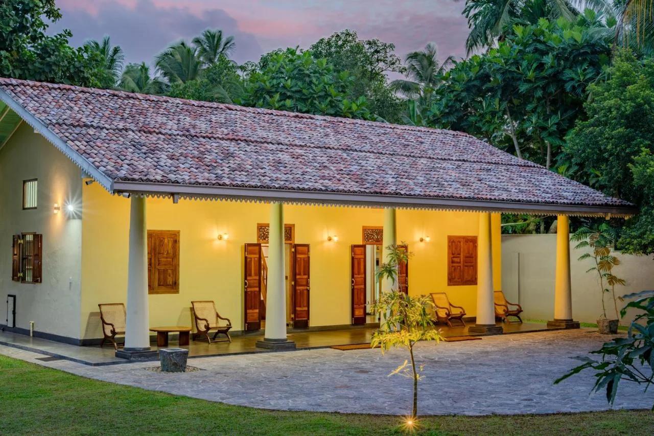 Green Hideaway - Villa with Private Pool, 8 mins to Galle Fort photo