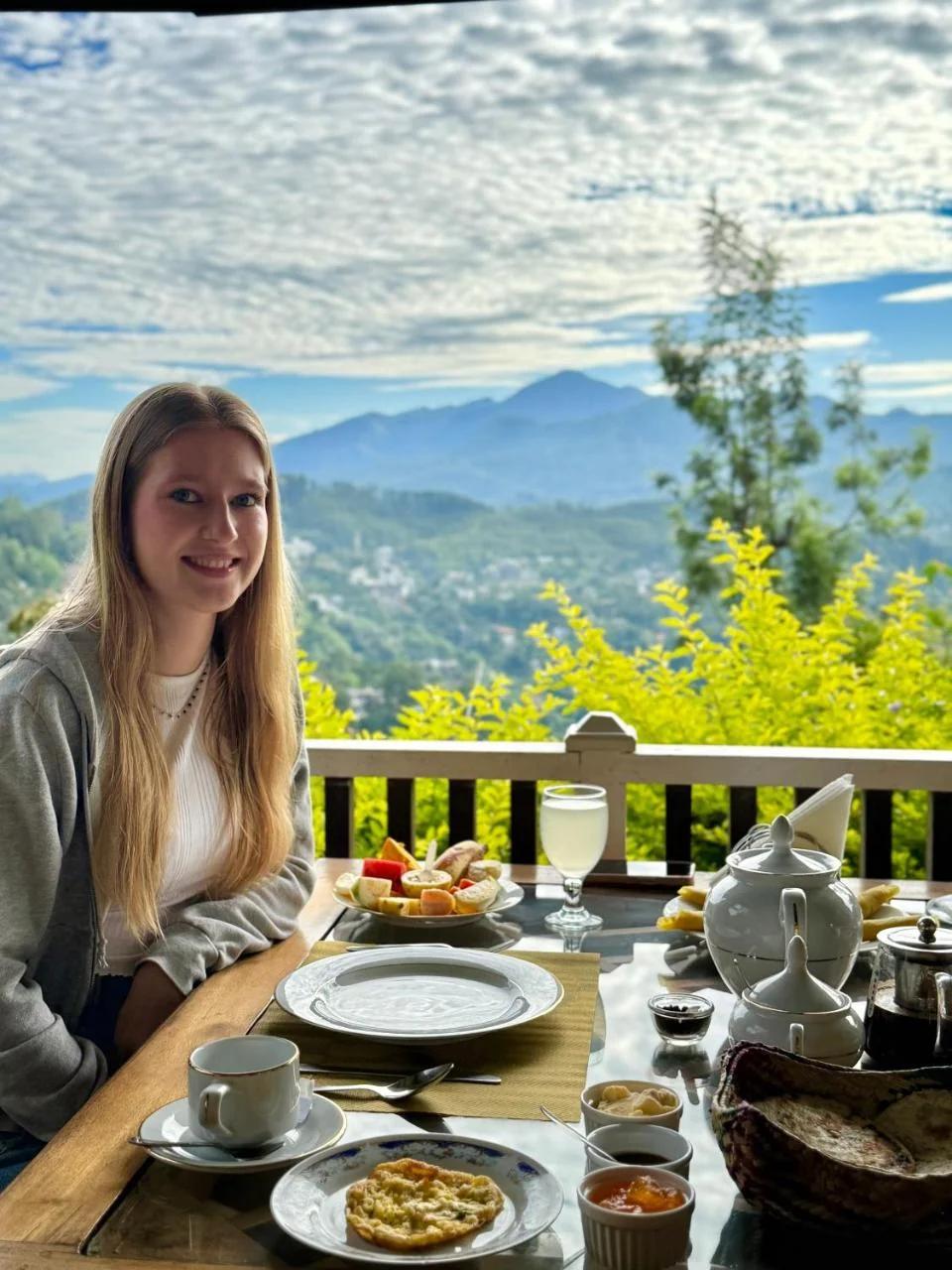 Guest Inn Avendra photo