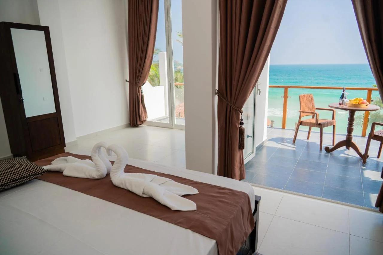 Trinco Beachfront Villas AJS photo